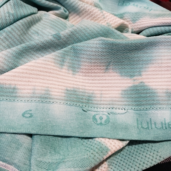 Lululemon Athletica Swity Twch Racerback Tie-Dye Tank Top - Teal & White Size 6 - Picture 4 of 4